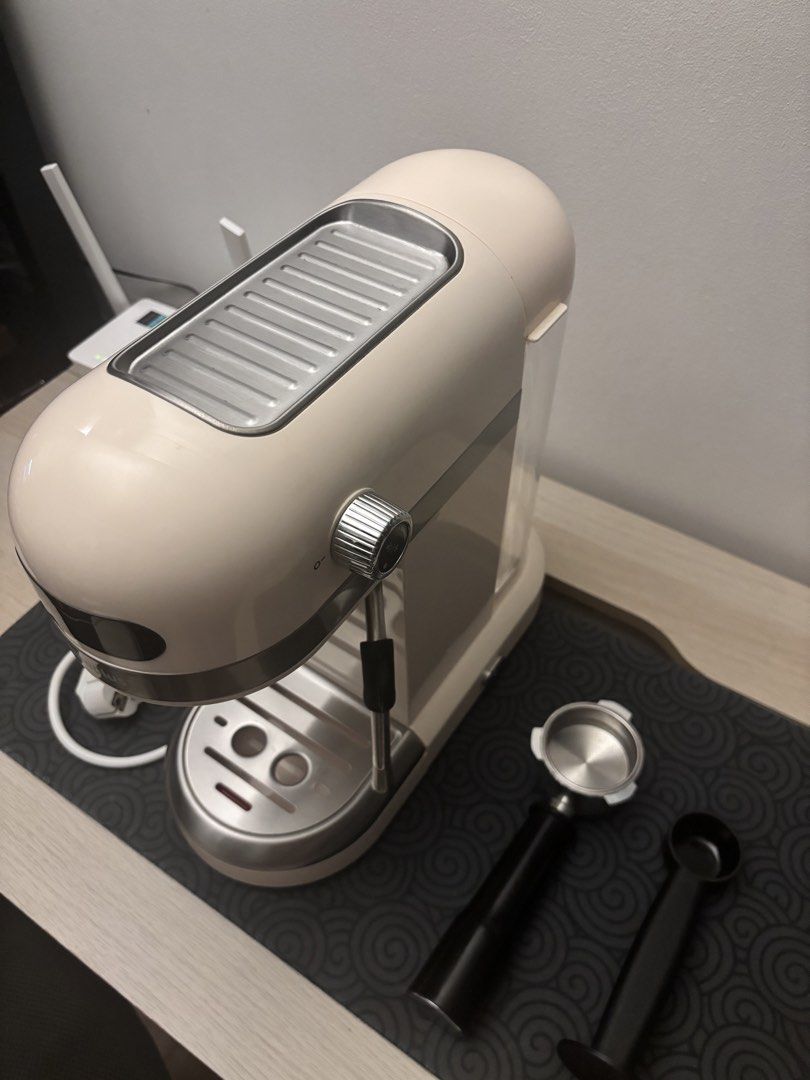Simplus Espresso Coffee Machine Semi Automatic (Category: Coffee Machines & Makers) located in Pasig City. Submitted by curatedfits (Listing ID 1455294657, Image 3). Description: Used a few times lang RFS: Moving-out need space.