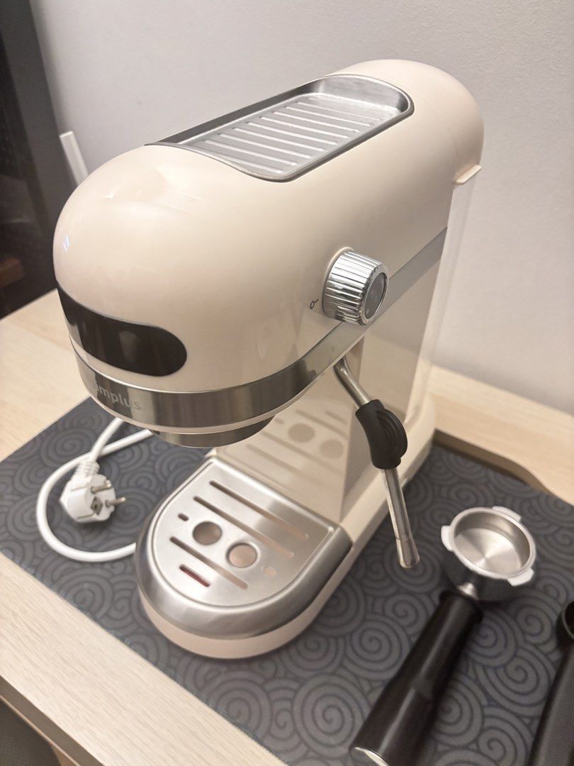 Simplus Espresso Coffee Machine Semi Automatic (Category: Coffee Machines & Makers) located in Pasig City. Submitted by curatedfits (Listing ID 1455294657, Image 2). Description: Used a few times lang RFS: Moving-out need space.
