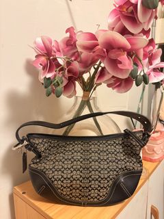 (Category: ) located in . Submitted by chic_coach (Listing ID 1455309740, Image 1). Description: .