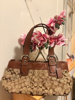 (Category: ) located in . Submitted by chic_coach (Listing ID 1455309666, Image 1). Description: .