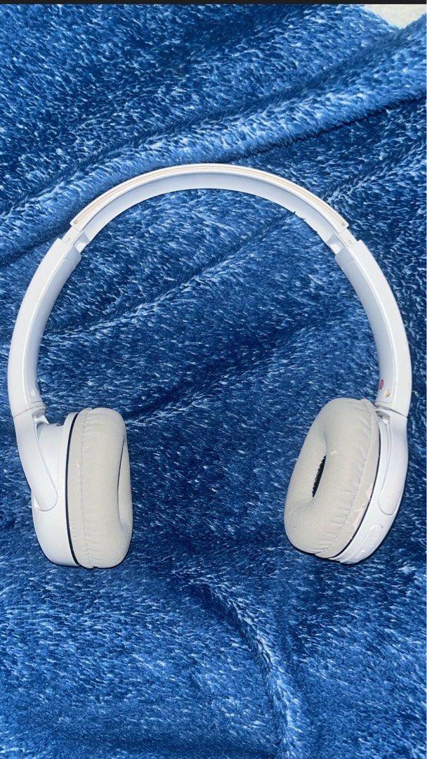 Sony WCH-510 Headset (Category: Headphones & Headsets) located in Manila. Submitted by founduven (Listing ID 1455276060, Image 1). Description: Sony WCH-510 Pristine Condition Signs of usage only J&T MOD.