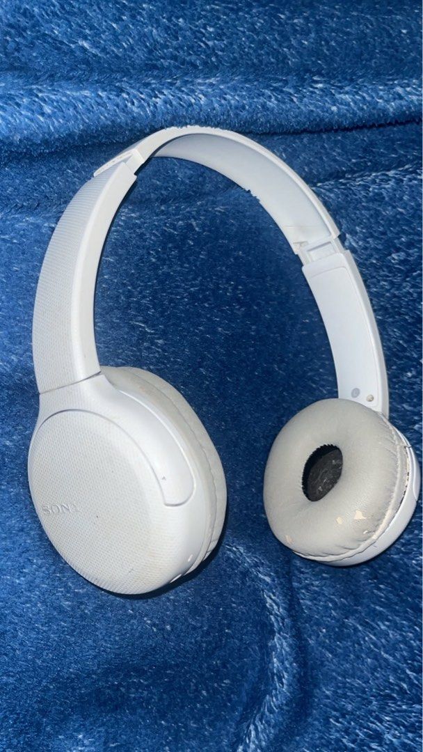 Sony WCH-510 Headset (Category: Headphones & Headsets) located in Manila. Submitted by founduven (Listing ID 1455276060, Image 2). Description: Sony WCH-510 Pristine Condition Signs of usage only J&T MOD.