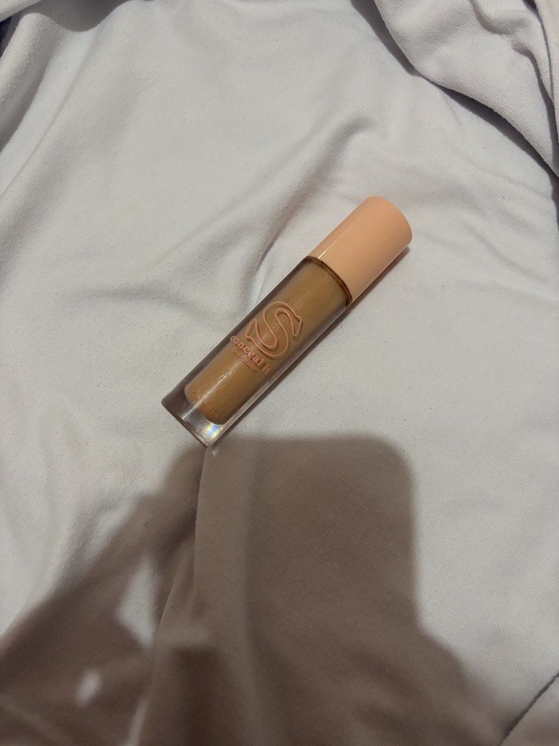 Squad Cosmetics Peach Corrector (Category: Makeup) located in Agdangan. Submitted by luckylabel26 (Listing ID 1455254337, Image 1). Description: shade cc2 (peach corrector) 40% used .