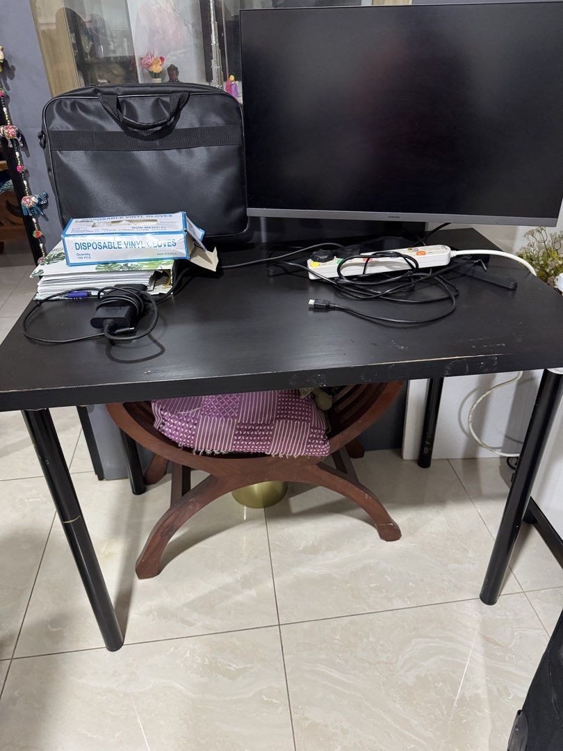 Study table (Category: Tables & Sets) located in Singapore. Submitted by anuradhach (Listing ID 1455158856, Image 1). Description: .