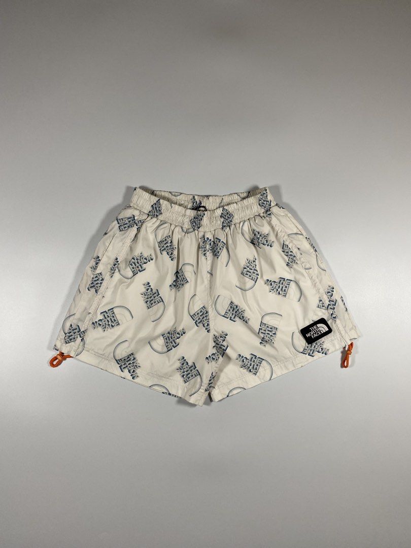 The North Face Nylon Shorts Womens (Small) (Category: Activewear) located in Porac. Submitted by pepasoutdooressentials (Listing ID 1455294761, Image 1). Description: The North Face Nylon Shorts Womens (Small) - Windproof material - Water repellent (DWR) - Comfortable elastic waistband for free movement Dimension Width: 26-34" (Stretchable) Length: 15" Leg opening: 13.5" Condition: Excellent Issue: None See pics for more details Color may vary du