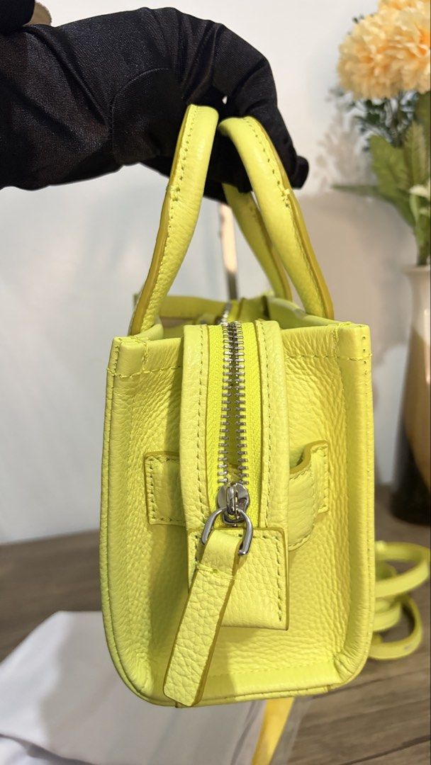 The tote bag mini marc jacobs (Category: Luxury Bags & Wallets) located in Manila. Submitted by the.japan.collectives (Listing ID 1455169428, Image 3). Description: authentic japan sourced bags 💯🇯🇵.