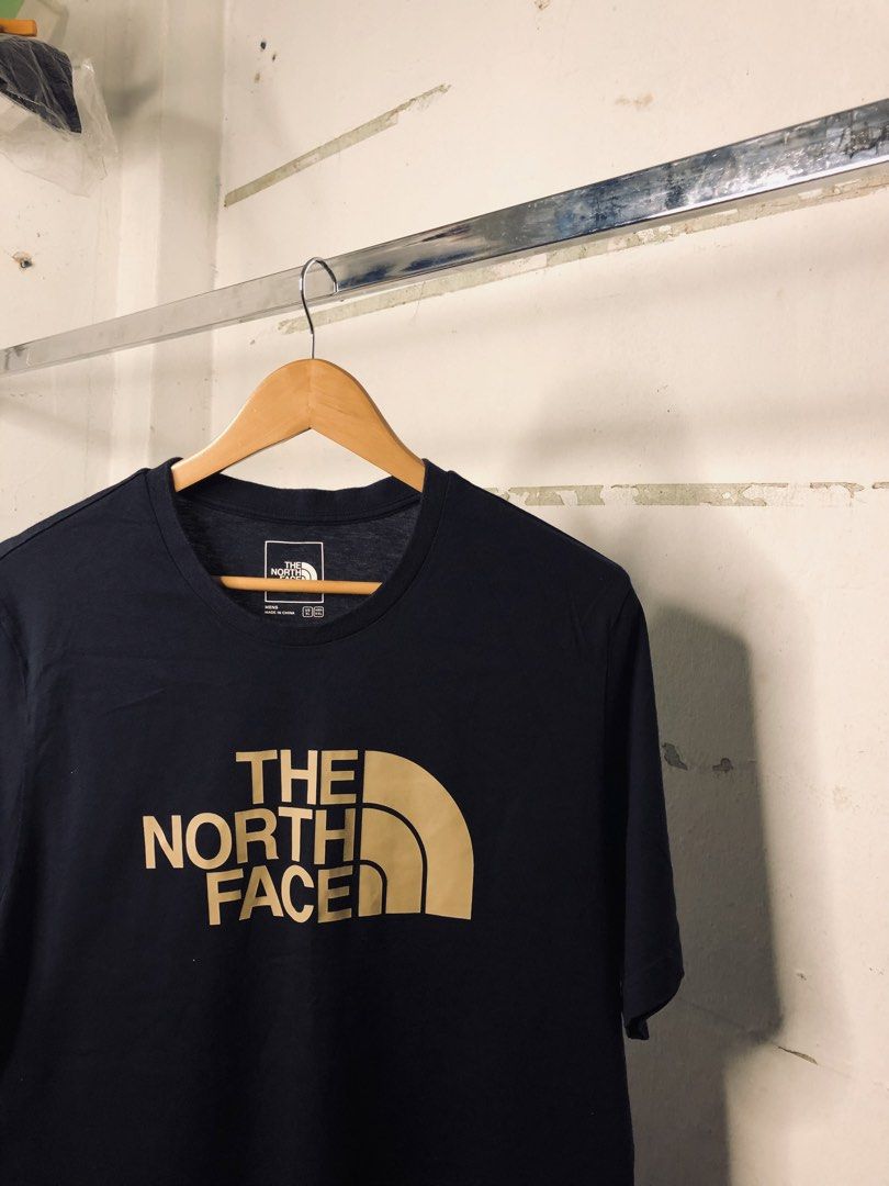 TNF BASIC LOGO (Category: Formal Shirts) located in Kuala Lumpur. Submitted by j4nstoreee (Listing ID 1455289209, Image 2). Description: MEASUREMENT PIT : 19 LABUH : 30 CONDITION : 9/10 IG : j4nstoreee WS : 0177911535 TT : j4nokrock.