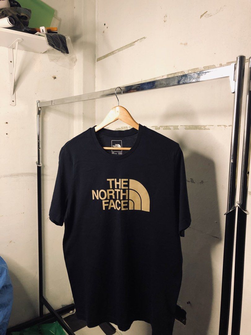 TNF BASIC LOGO (Category: Formal Shirts) located in Kuala Lumpur. Submitted by j4nstoreee (Listing ID 1455289209, Image 1). Description: MEASUREMENT PIT : 19 LABUH : 30 CONDITION : 9/10 IG : j4nstoreee WS : 0177911535 TT : j4nokrock.