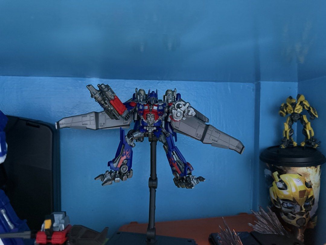 Transformer blokees figures (Category: Action & Battle Toys) located in Manila. Submitted by epicfire-d2be99 (Listing ID 1455274505, Image 3). Description: May bumibili ba dito ng blokees transformer classic class Complete with box Tf ONES: Optimus prime Bumblebee Elita Ironhide Megatron Starscream Megatronus prime Sentinel prime Tf Rise of the Beast: nemesis prime Optimus prime Transformer dark of the moon: Optimus prime All Complete Box and Acc
