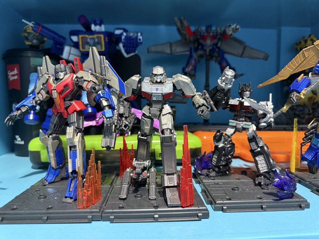 Transformer blokees figures (Category: Action & Battle Toys) located in Manila. Submitted by epicfire-d2be99 (Listing ID 1455274505, Image 1). Description: May bumibili ba dito ng blokees transformer classic class Complete with box Tf ONES: Optimus prime Bumblebee Elita Ironhide Megatron Starscream Megatronus prime Sentinel prime Tf Rise of the Beast: nemesis prime Optimus prime Transformer dark of the moon: Optimus prime All Complete Box and Acc