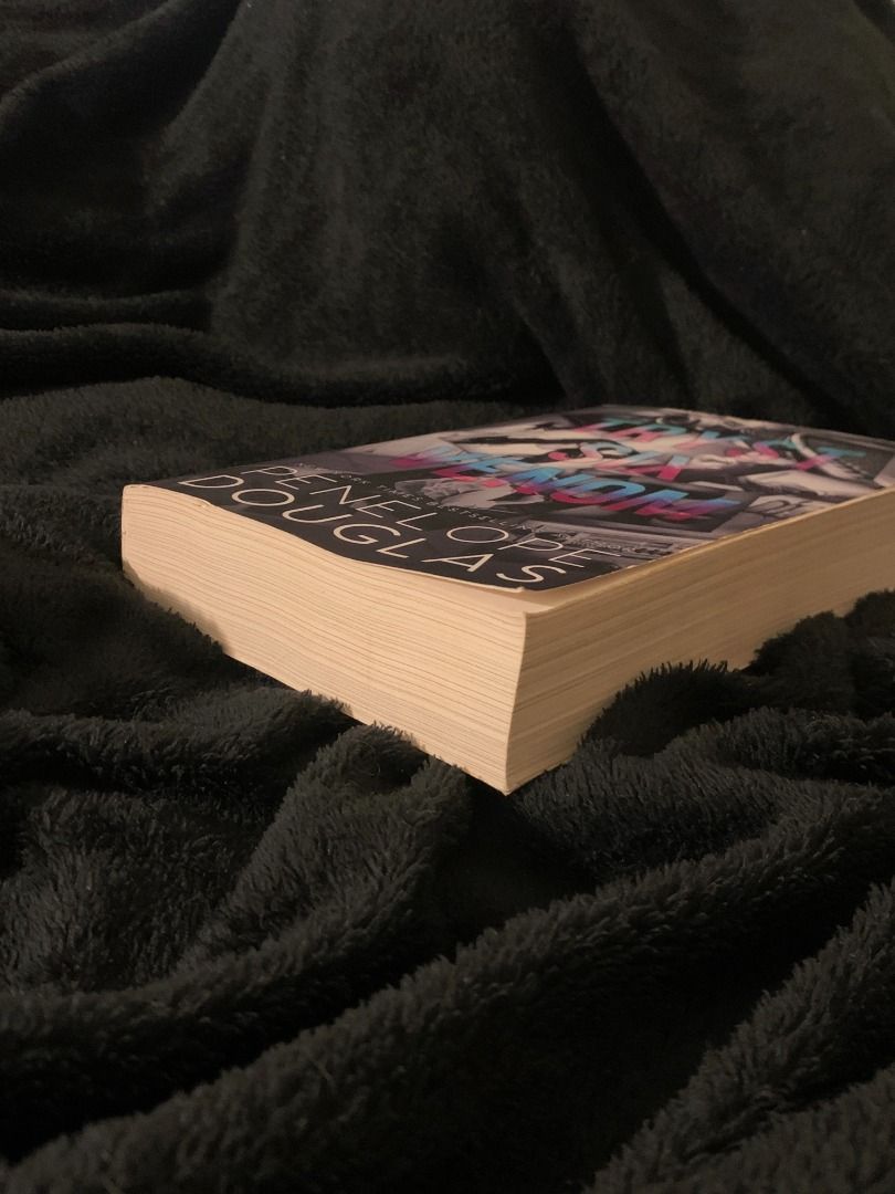 Tryst Six Venom by Penelope Douglas (Paperback) (Category: Storybooks) located in Porac. Submitted by contrapasso (Listing ID 1455282526, Image 2). Description: Tryst Six Venom by Penelope Douglas (Paperback) 💸 P550 + shipping fee - Some creasing on the cover edges due to handling (see photos). - Aside from that, the rest of the book is in great condition! The pages are clean and the binding is solid. No annotations and folds. RFS: Decluttering 