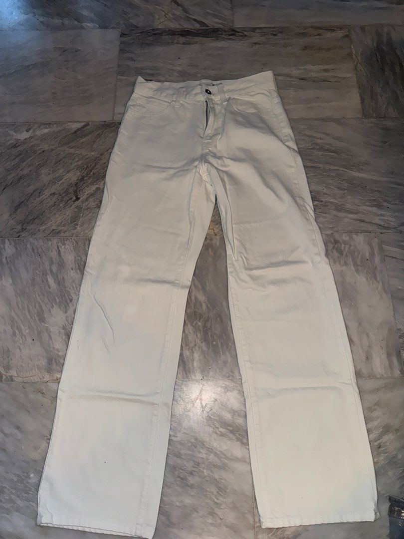 Uniqlo JWANDERSON pants (Category: Jeans) located in Cainta. Submitted by veronicasdeclutter (Listing ID 1455223103, Image 1). Description: Never been used bought for 1900+ Rfs: Wrong Size SIZE:24 .