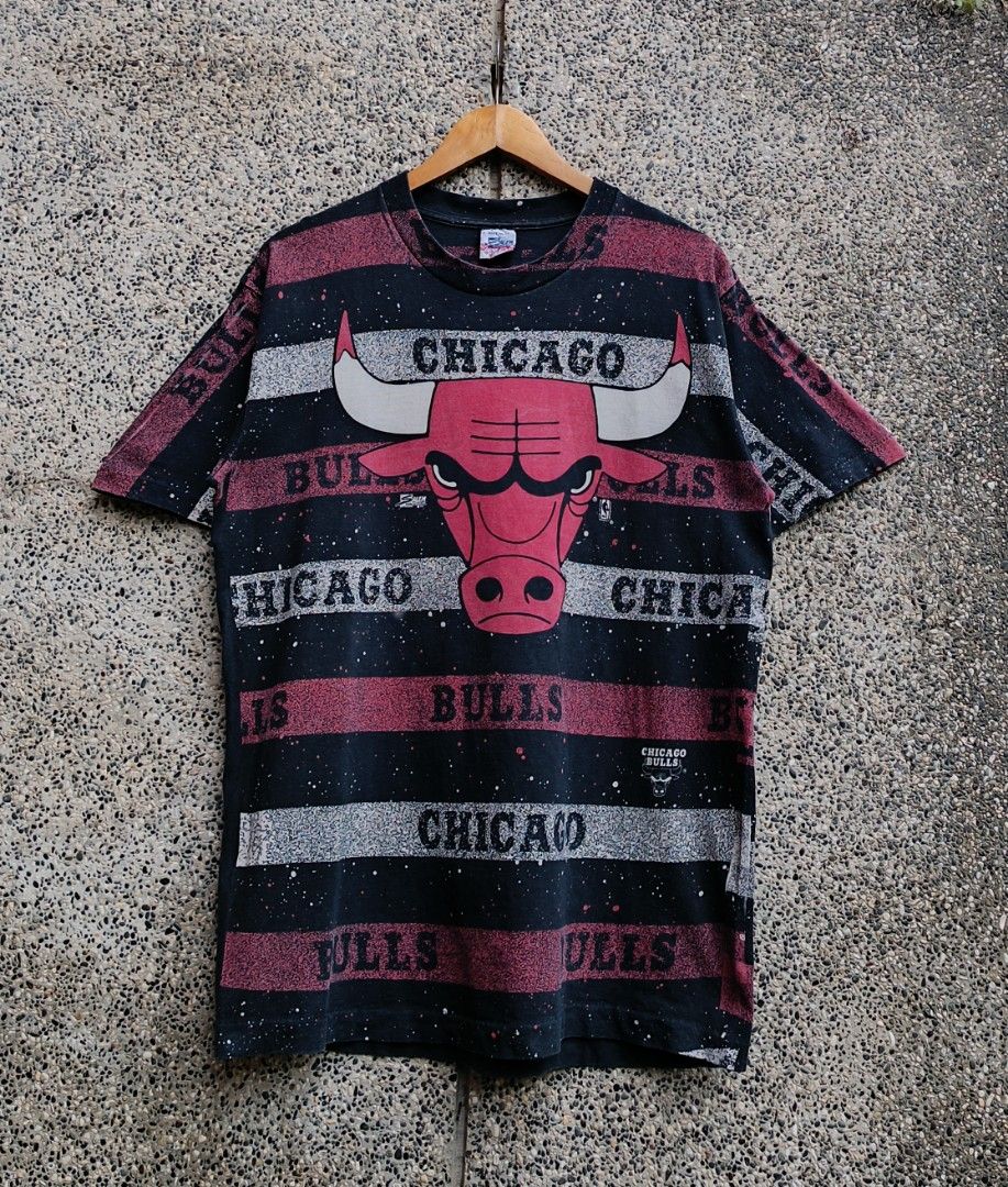 VINTAGE 90S CHICAGO BULLS AOP TEE (Category: Tshirts & Polo Shirts ) located in Davao. Submitted by st333tcartel (Listing ID 1455181716, Image 1). Description: Large Length 30.5 Width 21 Issue:Slight fade at the back slight scratch at neck part..