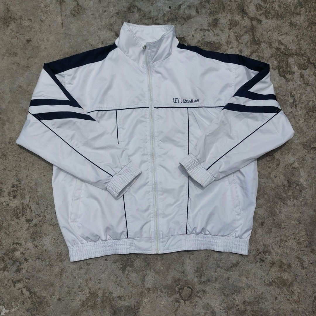 Full Zip Windbreaker Jacket XXL (Category: Coats, Jackets and Outerwear) located in Cebu City. Submitted by racklash (Listing ID 1452996599, Image 1). Description: Haven't used this for a long time -no issues all the dirt and rust in the pic will be removed once I will deliver it onto u Material: Nylon.