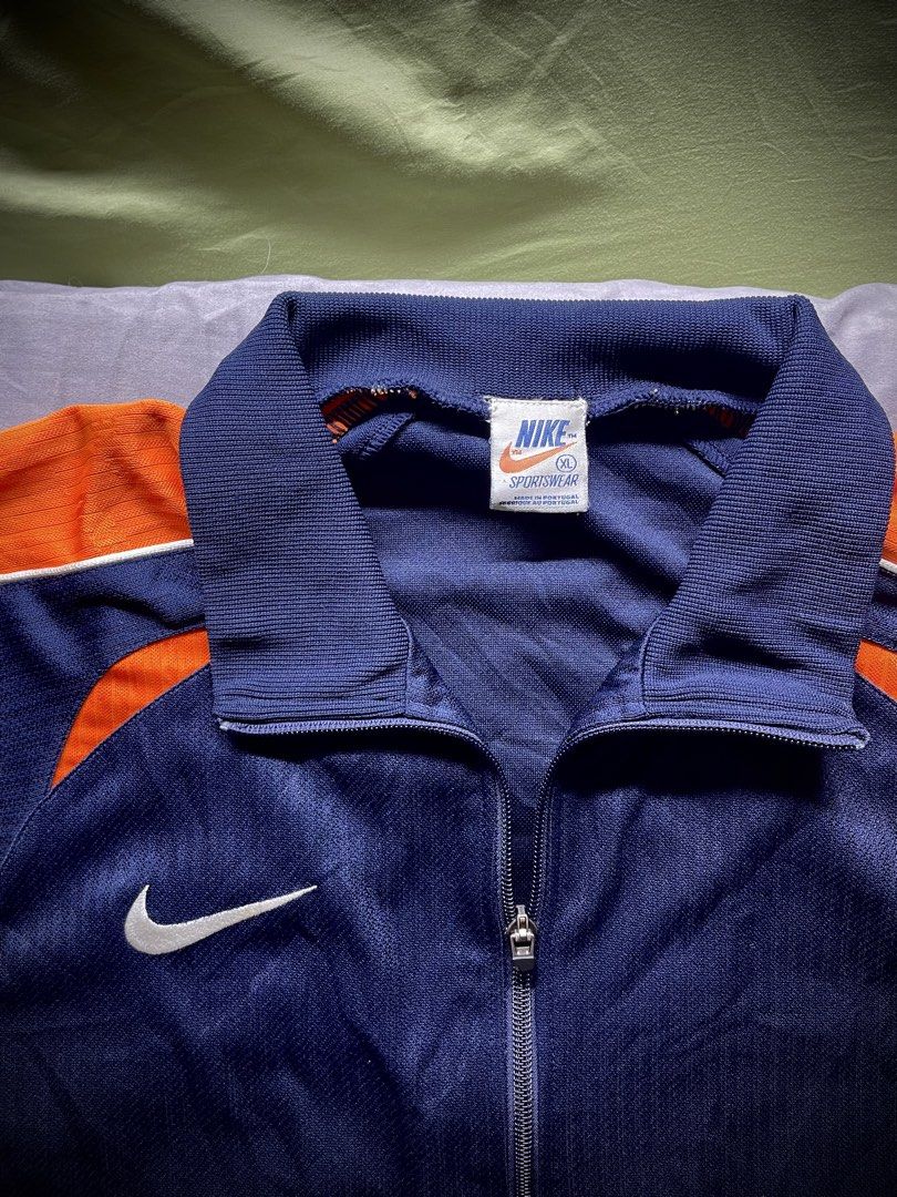 Vintage Nike Zipped Jersey (Category: Activewear) located in Manila. Submitted by tuklasmnl (Listing ID 1455169367, Image 2). Description: Large Dimes 22 x 27 No Issue Need wash Excellent Condition Color may vary due to lightning..