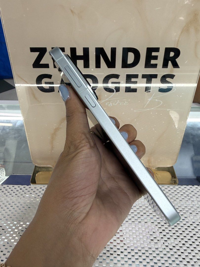 VIVO X200 FE 12/512GB OPENLINE (GLOBAL VERSION) (Category: Vivo) located in San Juan City. Submitted by desireebayal96 (Listing ID 1455196888, Image 3). Description: VIVO X200 FE * DUAL SIM * OPENLINE BOTH PHYSICAL SIM * 12/512GB * 50MP * 6500mAh * 120Hz * 100% BATTERY HEALTH * 98% SMOOTH * NO ISSUE * NO HISTORY OF REPAIR * UNIT ONLY (UNIT FROM PAWNSHOP) OPEN FOR COD SAME DAY DELIVERY PLUS SHIPPING FEE MESSAGE ME DIRECTLY FOR MORE INFO Store loca
