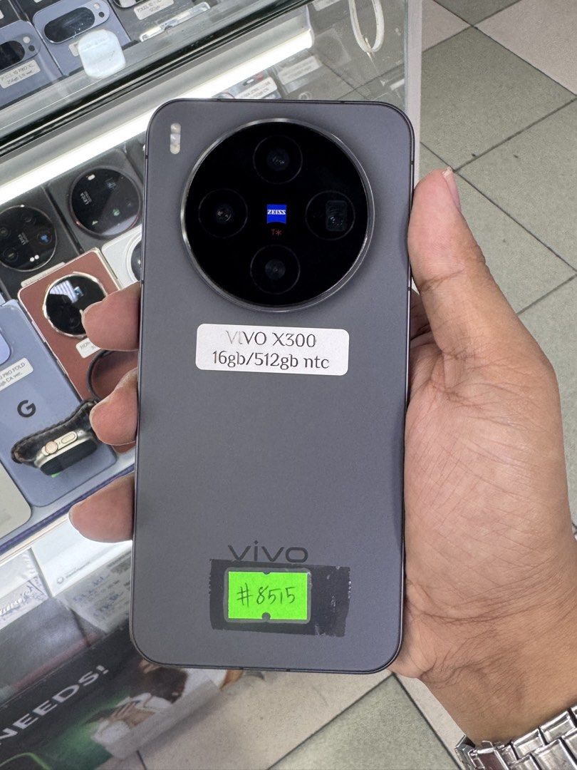 Vivo X300 16/512GB Complete (Category: Vivo) located in Manila. Submitted by ram-gadget-shop (Listing ID 1455150774, Image 3). Description: .
