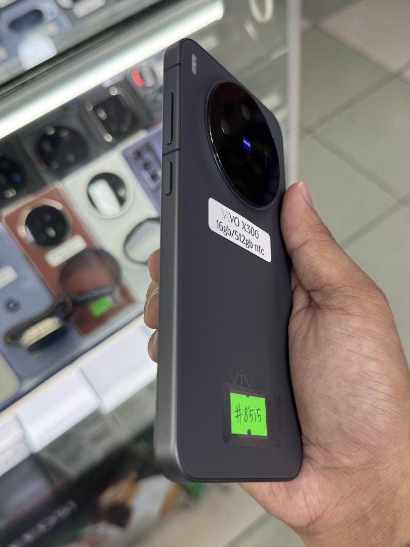 Vivo X300 16/512GB Complete (Category: Vivo) located in Manila. Submitted by ram-gadget-shop (Listing ID 1455150774, Image 2). Description: .