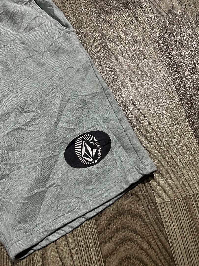Volcom Cotton Short (Category: Shorts) located in Tayabas. Submitted by sickfinds (Listing ID 1455304893, Image 3). Description: Volcom Cotton Short Size: Medium (adjustable with lace) W30 x L18 Excellent Condition.