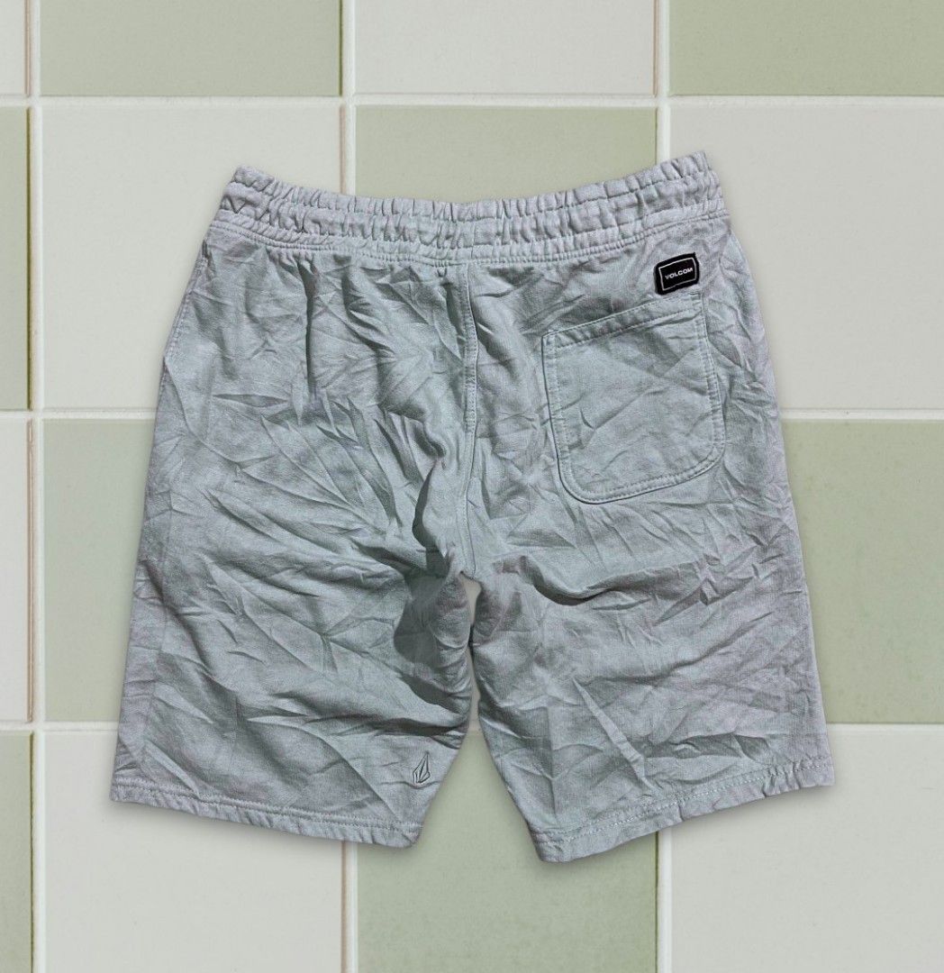 Volcom Cotton Short (Category: Shorts) located in Tayabas. Submitted by sickfinds (Listing ID 1455304893, Image 2). Description: Volcom Cotton Short Size: Medium (adjustable with lace) W30 x L18 Excellent Condition.