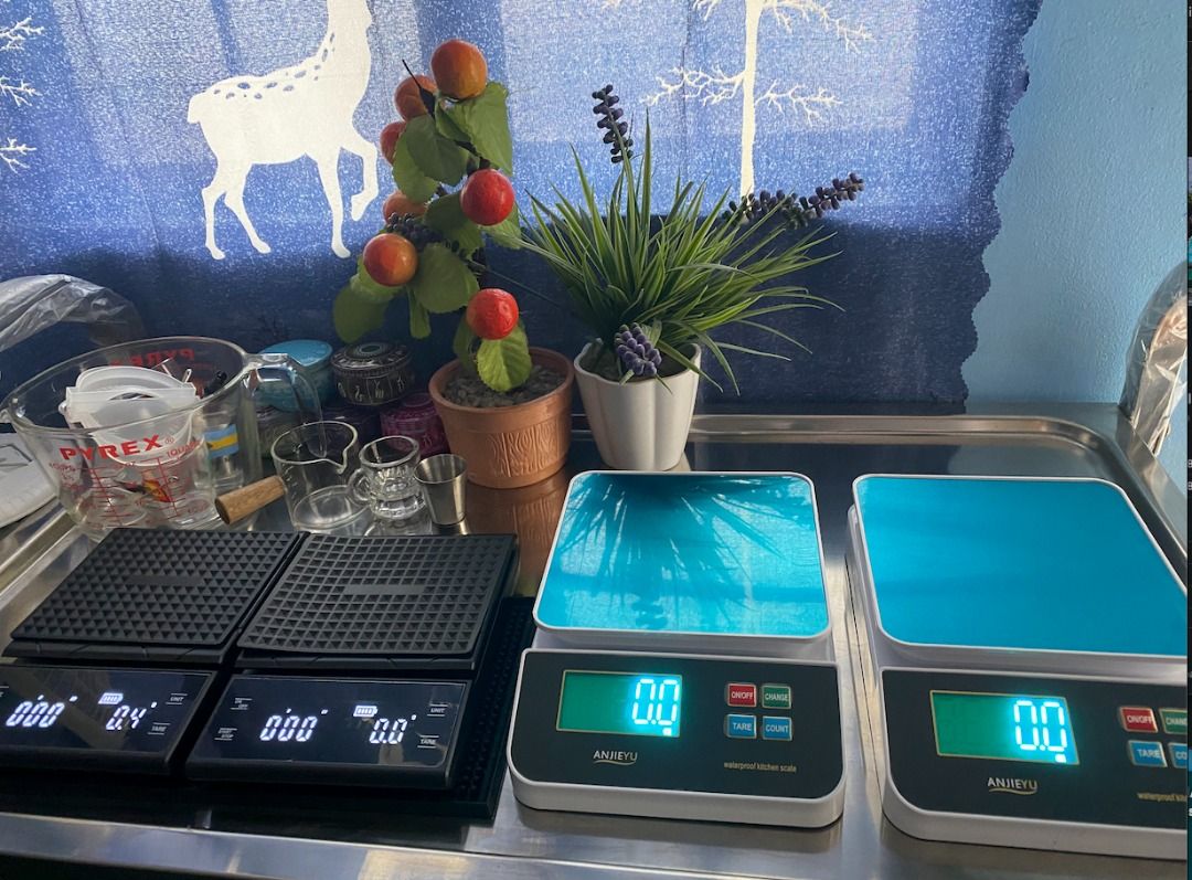 Waterproof and Coffee Scale (Category: Health Monitors & Weighing Scales) located in Las Pinas. Submitted by elnictomasco (Listing ID 1455253478, Image 1). Description: Waterproof and Coffee Scale 1. Coffee Scale with timer-(black-battery operated) P380 2. Waterproof Scale( Rechargeable) with blue cover P850 Pick up or Shipping: LBC | J&T | Lalamove 📍Las Pinas City, Metro Manila.
