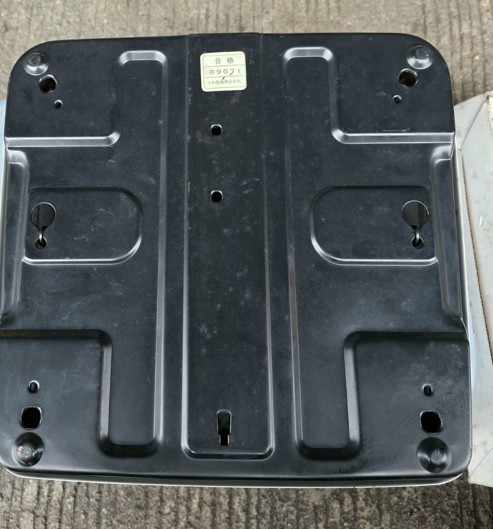 Weight Scale (Category: Health Monitors & Weighing Scales) located in Manila. Submitted by glydelmalu86312 (Listing ID 1455165050, Image 3). Description: Weight Scale Dimension: L-27cm X W- 6.5 X H-25cm Capacity : 100kg Condition: Good as new with box 📌It operates mechanically via an internal spring mechanism, requiring no batteries or electricity ✅️Vintage- weight scale with a classic design perfect for everyday use. ✅️Heavy duty ✅️Made in Japa