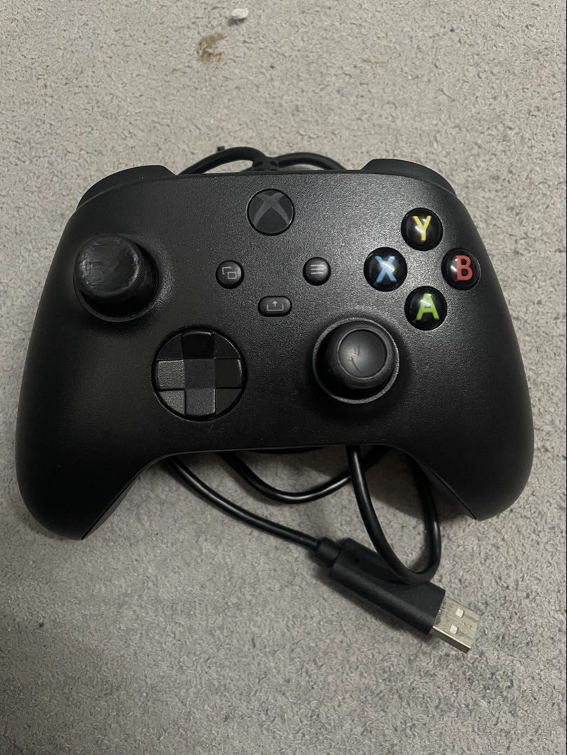 wired xbox one controller (Category: Controllers) located in Shah Alam. Submitted by mintlovedgoods (Listing ID 1455218621, Image 1). Description: Wired Xbox One Controller. Rarely used as I have PS5 Controller now FREE SHIPPING but NO NEGO.