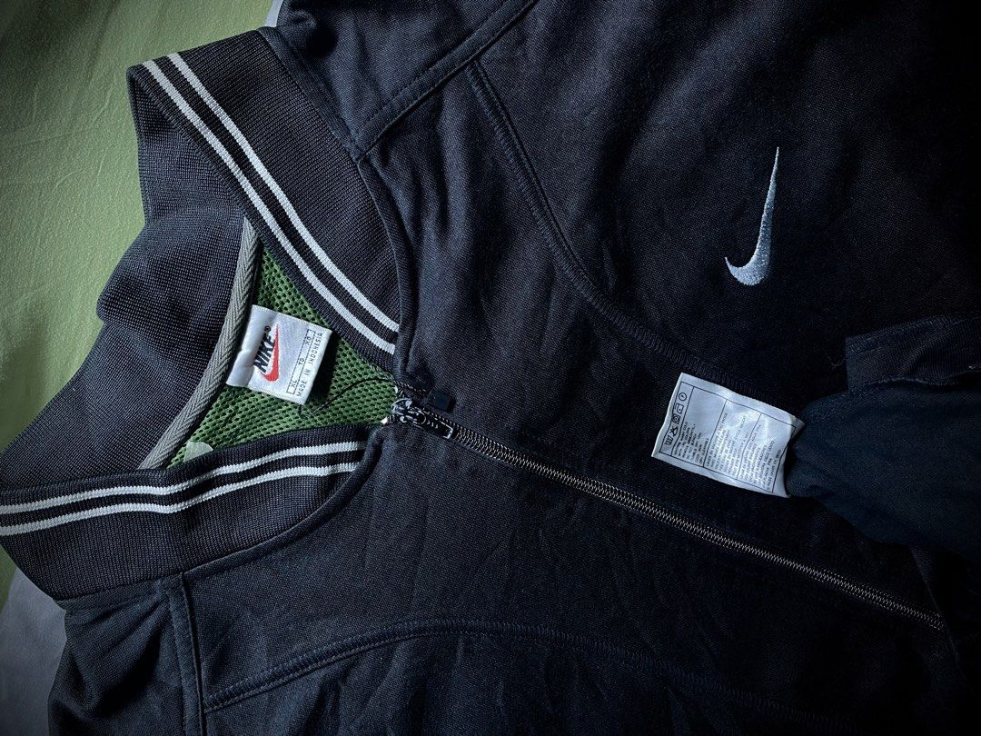 Y2K Nike Zipped Jersey (Category: Activewear) located in Manila. Submitted by tuklasmnl (Listing ID 1455255275, Image 2). Description: 2XL - 3XL Dimes 28 x 32 No issue Need wash Excellent Condition Color may vary due to lighting..