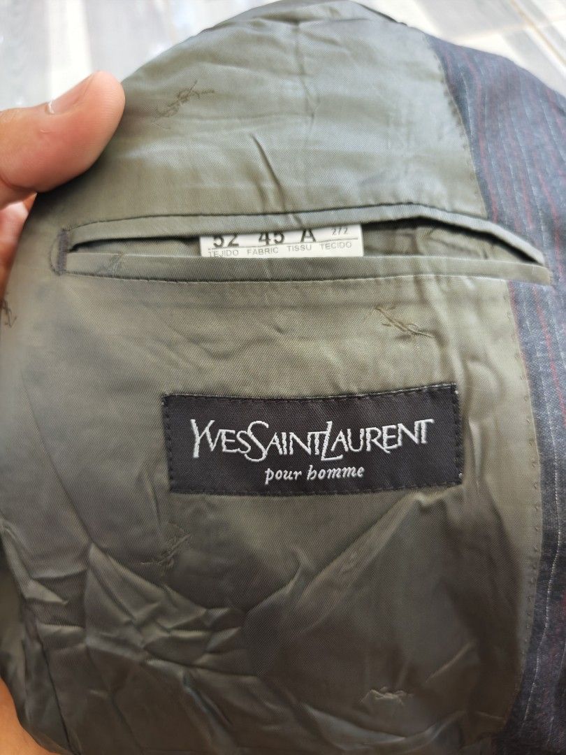 YSL Coat (Category: Coats, Jackets and Outerwear) located in Isulan. Submitted by jaysthrift (Listing ID 1455156773, Image 2). Description: issue nasa last pic pa repair nyo nalang excellent na lahat.