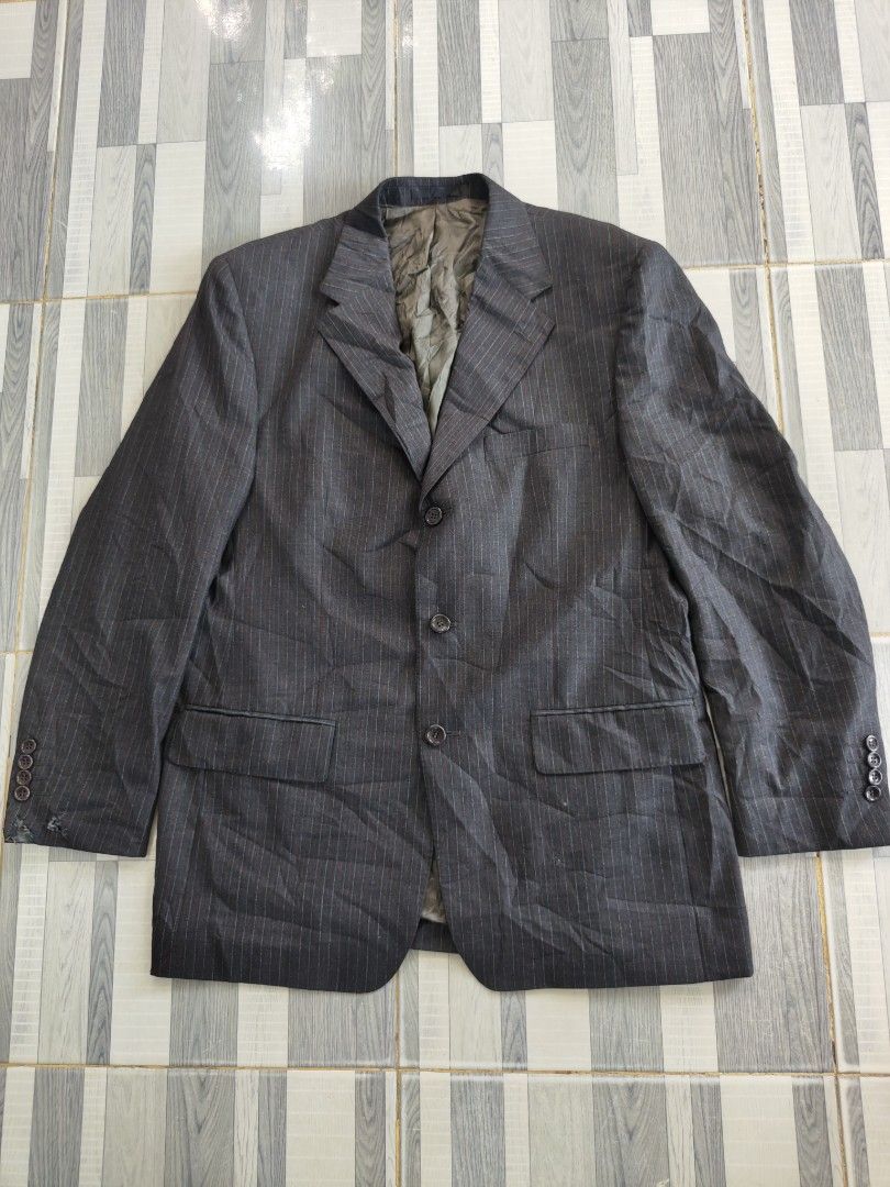 YSL Coat (Category: Coats, Jackets and Outerwear) located in Isulan. Submitted by jaysthrift (Listing ID 1455156773, Image 1). Description: issue nasa last pic pa repair nyo nalang excellent na lahat.