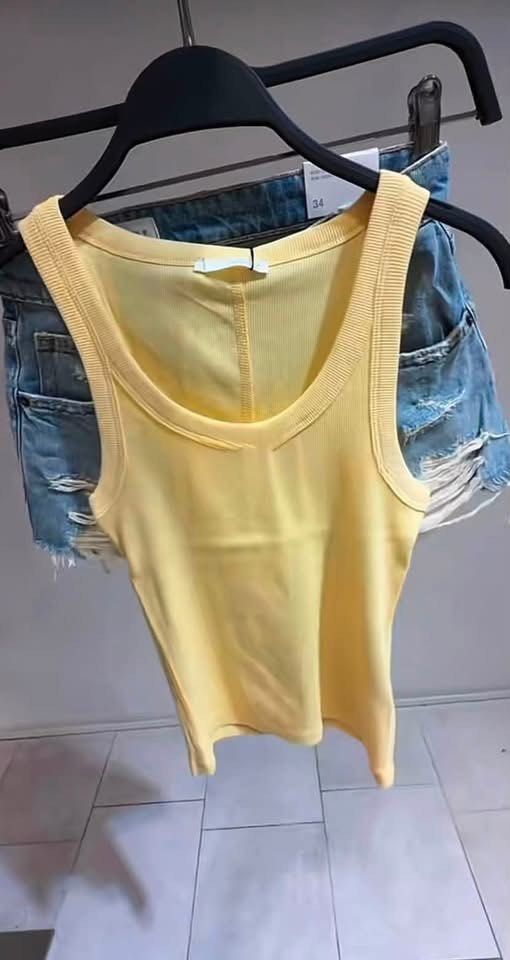 Zara Basic Top YELLOW (Category: Sleeveless) located in Pila. Submitted by lia_0725 (Listing ID 1454783384, Image 1). Description: s,m available yellow available .