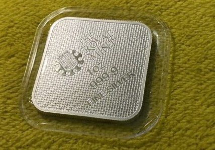 2025”Queens Beast Completer “ 1 oz silver (Category: Currency) located in Del Monte. Submitted by bernapi63 (Listing ID 1455364043, Image 2). Description: 2025 Queen Beast completer silver coin 1 oz square coin 999.9 fineness silver UK ,The Royal Mint In blister pack Brand new, see pictures .