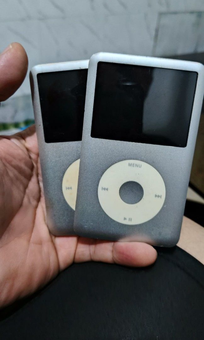 2 PCs ipod classic 160gb & 80gb 6th gen both (Category: Portable Music Players) located in Cavite. Submitted by zildian (Listing ID 1455434817, Image 1). Description: 160gb hairline issue & battery basic issue lng kaya nyo palitan battery ung hairline konting hilot ng nawawala po yan.. 80gb good all.. pati hard disk & battery slightly dents lng sa side but still good performance.. pm nalng po sa interested Salamt.....