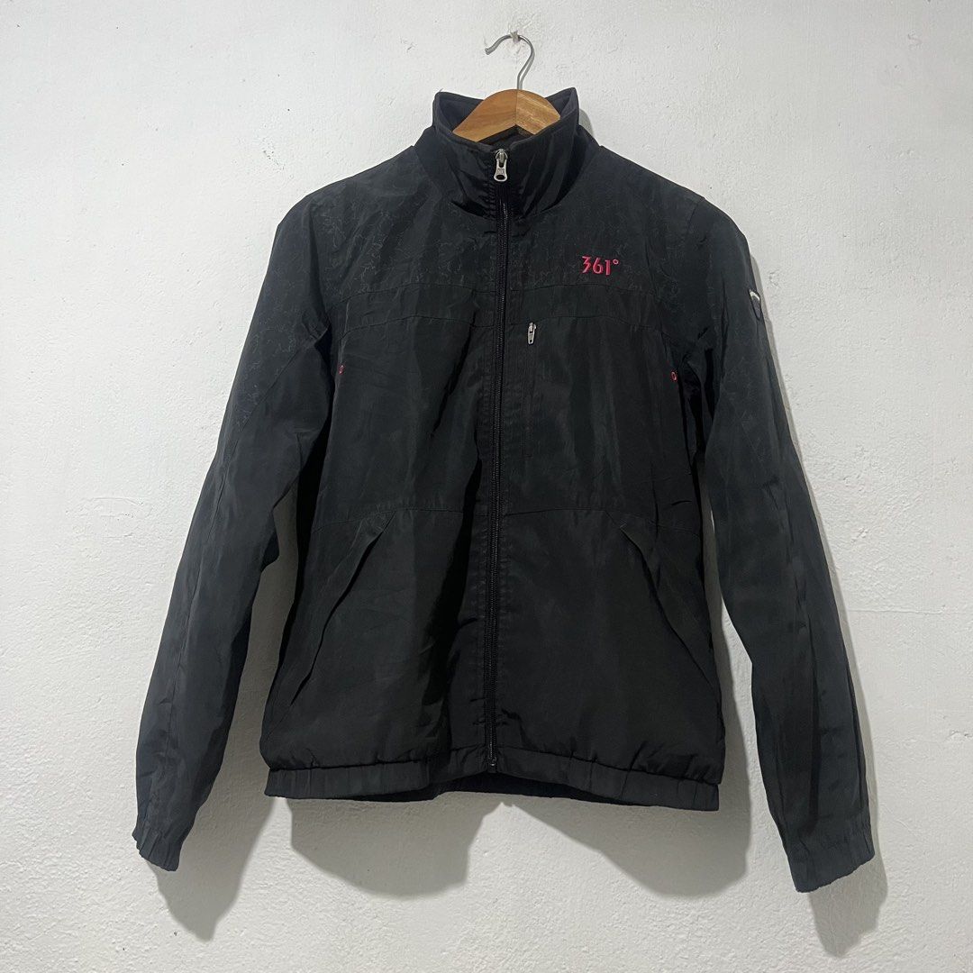 361 Degrees Women's Full Zip Jacket [Large] (Category: Coats, Jackets and Outerwear) located in Quezon City. Submitted by jpsstore (Listing ID 1455457303, Image 1). Description: Size: Large Width: 18" Length: 23" Sleeve: 23" No issue MOP: Gcash SHIPPING: J&t | Lalamove.