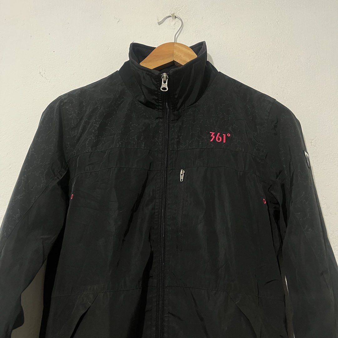361 Degrees Women's Full Zip Jacket [Large] (Category: Coats, Jackets and Outerwear) located in Quezon City. Submitted by jpsstore (Listing ID 1455457303, Image 2). Description: Size: Large Width: 18" Length: 23" Sleeve: 23" No issue MOP: Gcash SHIPPING: J&t | Lalamove.