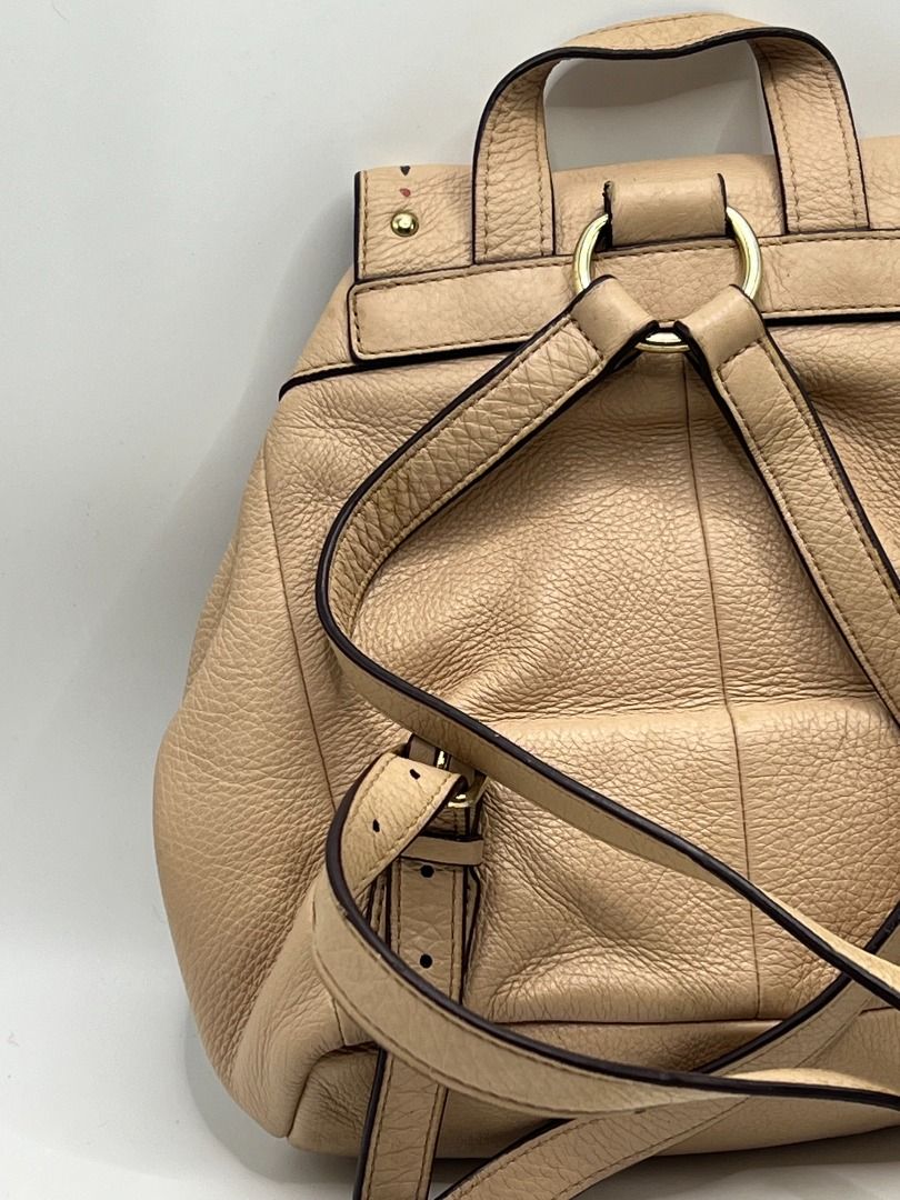 ® Coach Mini Billie Backpack with Floral Tooling (Category: Luxury Bags & Wallets) located in San Fernando. Submitted by therarevue (Listing ID 1455408947, Image 3). Description: ═══════ ʙʀᴀɴᴅ: COACH ɴᴏᴛᴇꜱ ᴏɴ ᴡᴇᴀʀ: ￫ no significant wear noted ￫ stains & peeling in creed *𝘞𝘦𝘢𝘳 𝘢𝘯𝘥 𝘵𝘦𝘢𝘳 𝘪𝘴 𝘦𝘹𝘱𝘦𝘤𝘵𝘦𝘥 𝘰𝘯 𝘱𝘳𝘦-𝘰𝘸𝘯𝘦𝘥 𝘱𝘪𝘦𝘤𝘦𝘴 — 𝘮𝘰𝘴𝘵 𝘤𝘰𝘮𝘮𝘰𝘯𝘭𝘺 𝘰𝘯 𝘩𝘢𝘯𝘥𝘭𝘦𝘴, 𝘤𝘰𝘳𝘯𝘦𝘳𝘴, 𝘭𝘪𝘯𝘪𝘯𝘨, 𝘢𝘯𝘥 𝘩𝘢𝘳𝘥�