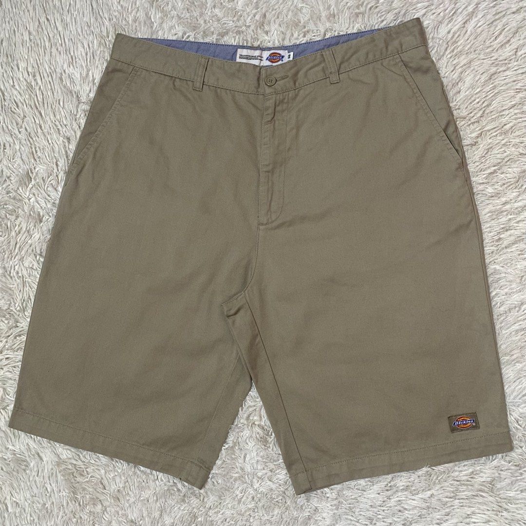 🏷️ DICKIES DOUBLE PATCH (Category: Shorts) located in Pagadian. Submitted by urdripchoice (Listing ID 1455356631, Image 3). Description: 🏷️ DICKIES DOUBLE PATCH Waist: 36 Length: 23.5 Thigh: 14 Leg opening: 12 Issue: unnoticeable stain(back) Color may be vary due to lightning. FRESH FROM LAUNDRY! INFO: - Pagadian City - MOP: Gcash (payment first policy) - MOD: J&T Express.