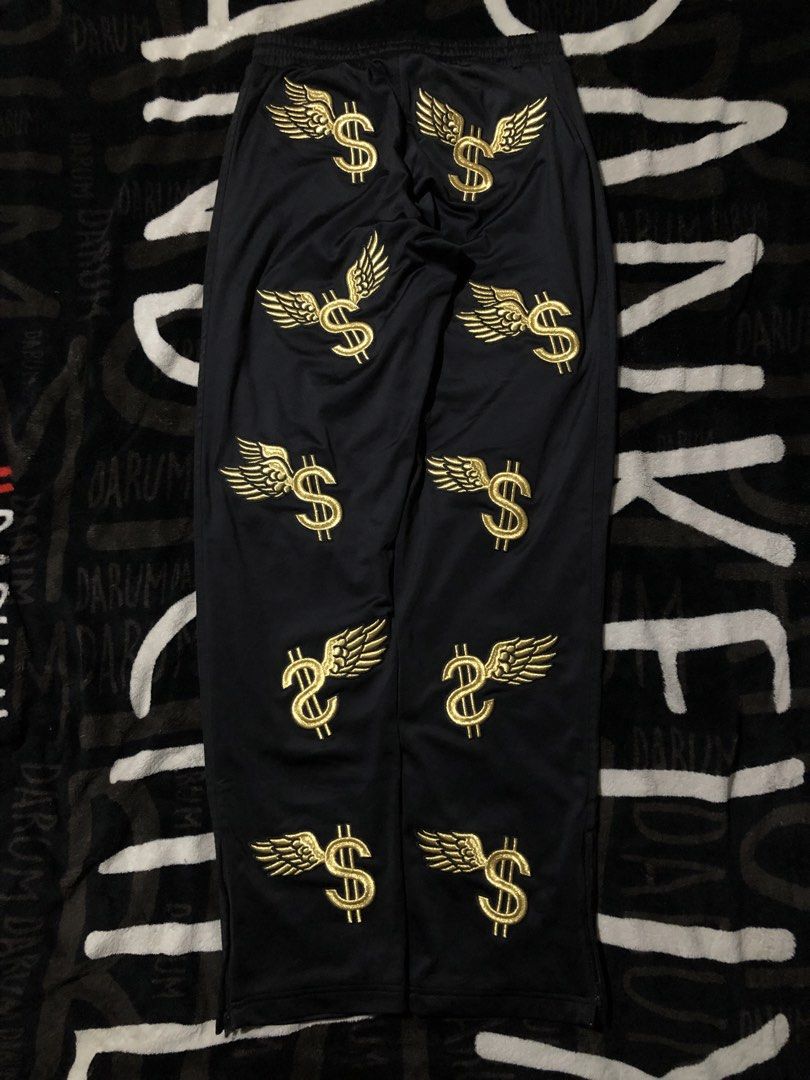 Addidas x jeremy scott (Category: Activewear) located in Caloocan City. Submitted by liveforest_e7a9e6 (Listing ID 1455412561, Image 2). Description: Bnew with hang tag.