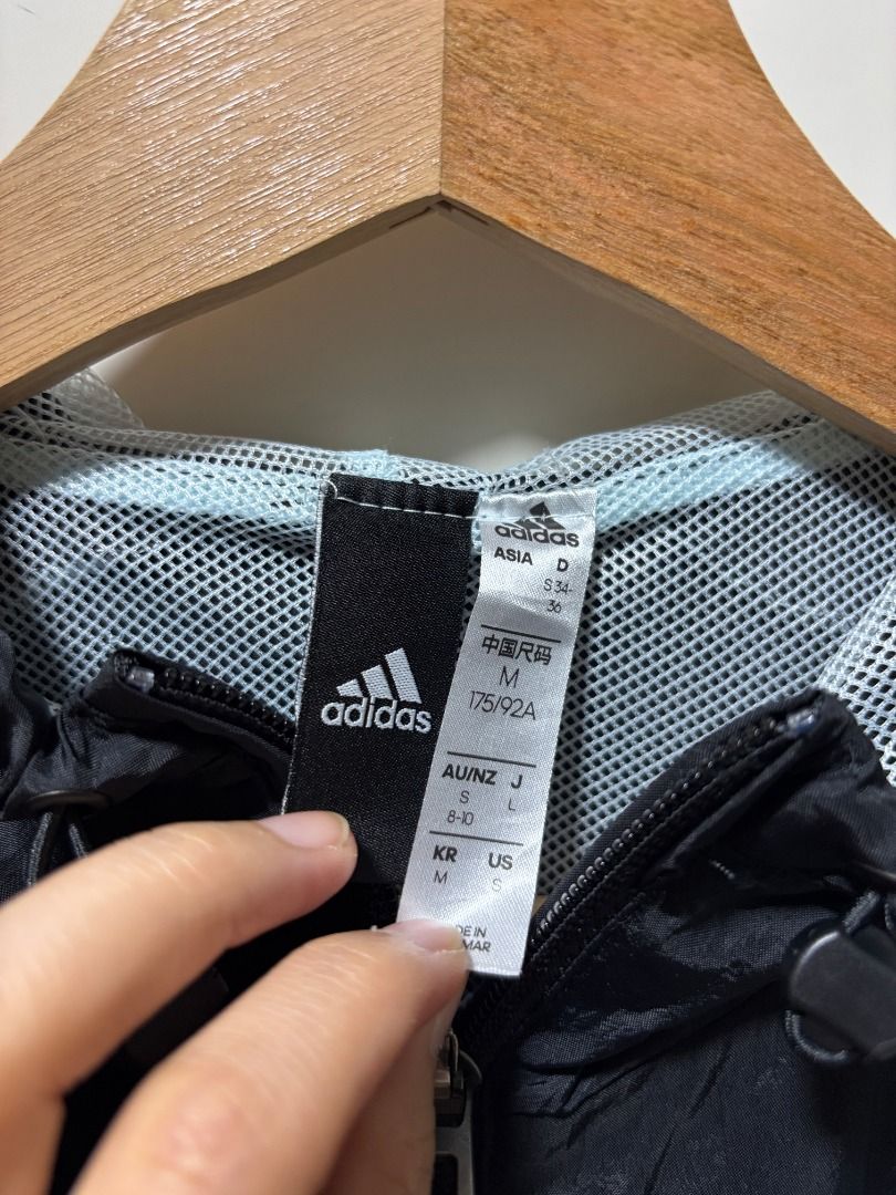 Adidas Hyperglam Colorblock Hoodie Jacket (Category: Activewear) located in Antipolo. Submitted by dddeclutter (Listing ID 1455421584, Image 3). Description: Adidas Hyperglam Colorblock Hoodie Jacket Size: M (Fits Small-Medium) Dimensions: 58cm H x 55cm W RFS: Decluttering Price: 800.