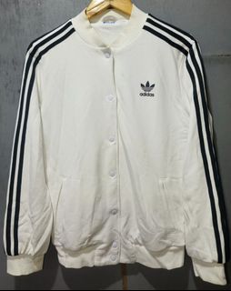 (Category: ) located in . Submitted by updownthrift (Listing ID 1455381296, Image 1). Description: .