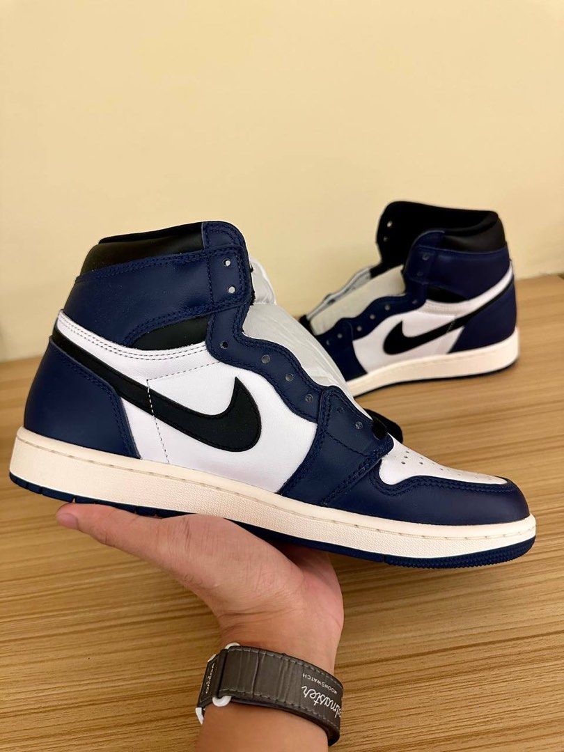 Air Jordan 1 High OG "Midnight Navy" (Category: Sneakers) located in Bacoor. Submitted by celyechanique (Listing ID 1455389830, Image 1). Description: - Air Jordan 1 High OG - Colorway: Midnight Navy - Material: Leather upper - Silhouette: High-top - Includes: Original box and packaging - Ideal for: Sneaker collections.