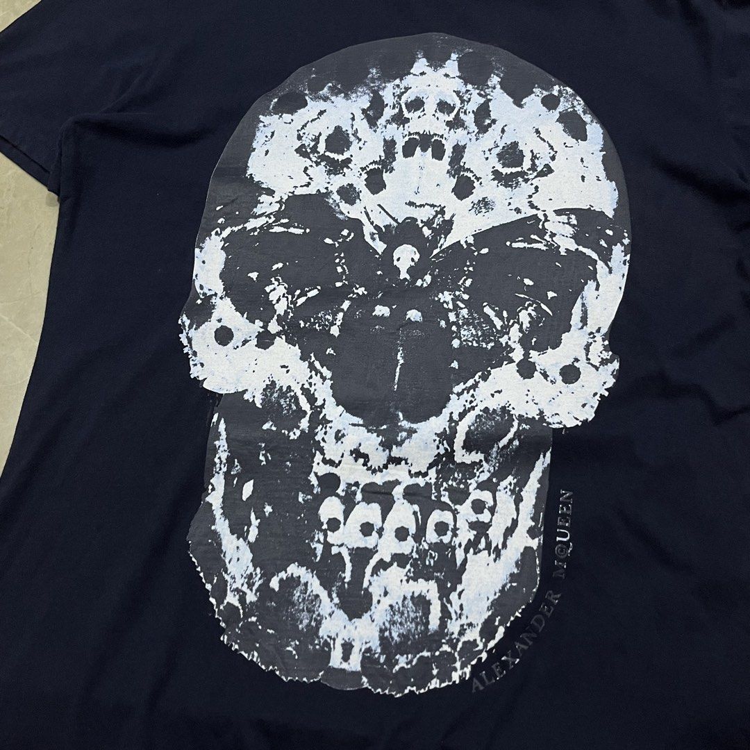 ALEXANDER MCQUEEN BUTTERFLY SKULL SHIRT (Category: Luxury Apparel) located in Marikina City. Submitted by arniejane23 (Listing ID 1455371985, Image 3). Description: ALEXANDER MCQUEEN BUTTERFLY SKULL SHIRT SIZE M ON TAG DIMENSION width - 21.5 length - 27.5 NO ISSUE/NO FLAWS EXCELLENT CONDITION!! 📩📩📩.