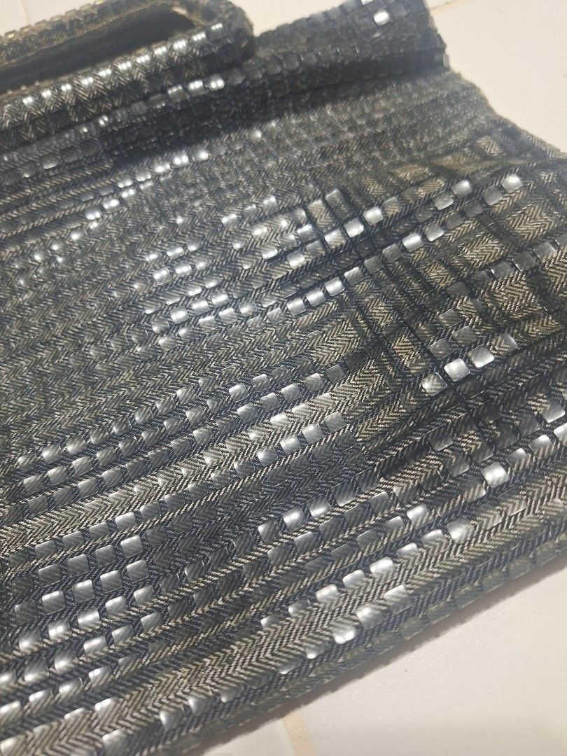 Amy gram grey bag (Category: Purses & Pouches) located in Las Pinas. Submitted by second.founds (Listing ID 1455395720, Image 2). Description: Amy gram grey bag - 12.5 inches by 9 inches -What you see is what you get. -Lightly used -Mop: gcash / bdo -courier: ggx.