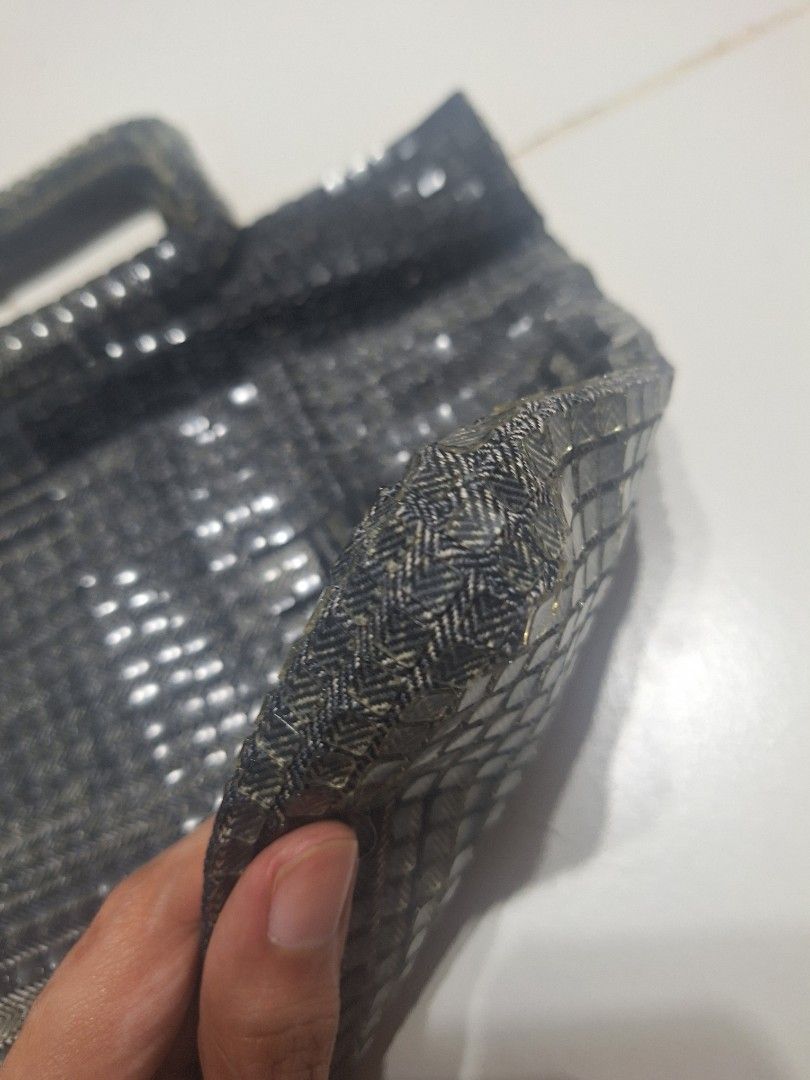 Amy gram grey bag (Category: Purses & Pouches) located in Las Pinas. Submitted by second.founds (Listing ID 1455395720, Image 3). Description: Amy gram grey bag - 12.5 inches by 9 inches -What you see is what you get. -Lightly used -Mop: gcash / bdo -courier: ggx.