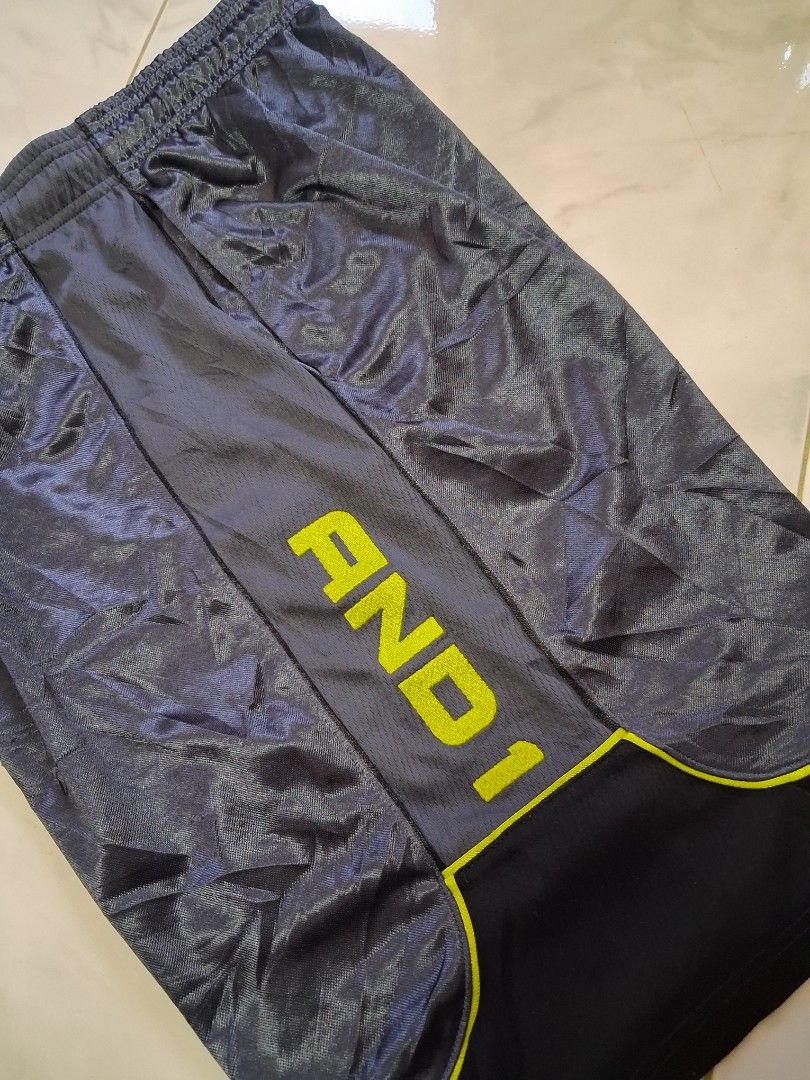 And 1 shorts (Category: Shorts) located in Giporlos. Submitted by berniee21 (Listing ID 1455376353, Image 3). Description: issue: runs color rate 9.8/10.