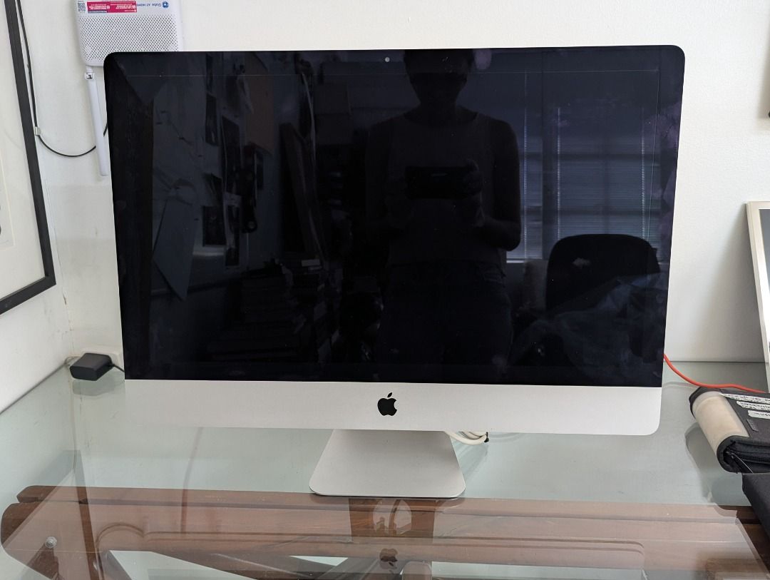 Apple iMac 2012 (Category: Desktops) located in Manila. Submitted by allyleighhh (Listing ID 1455491552, Image 1). Description: - Retina Display - 5K - 27-inch.