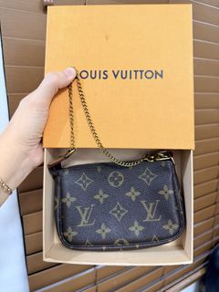 (Category: ) located in . Submitted by alavishglam (Listing ID 1455334297, Image 1). Description: .