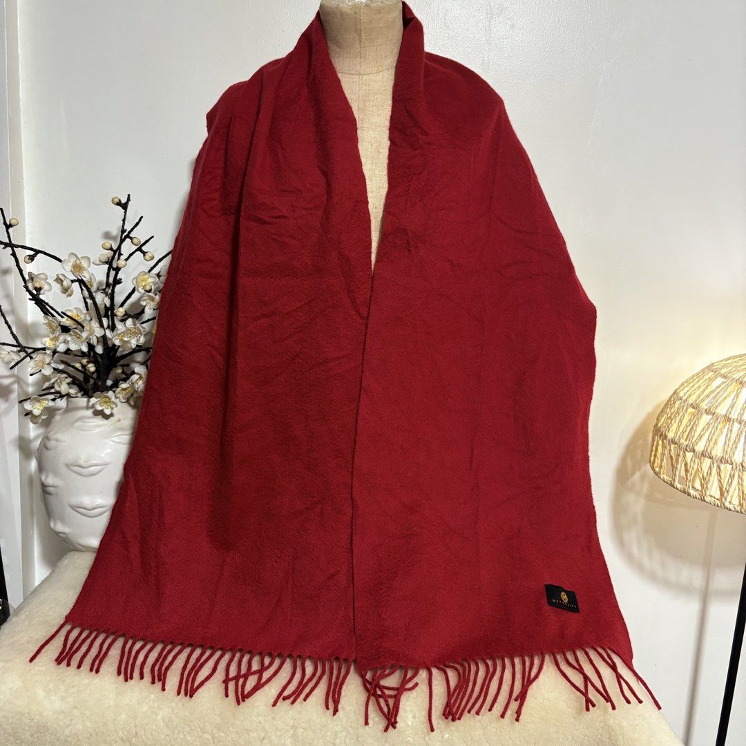 Authentic Metro City Japan Red Long Wool Scarf (Category: Scarves) located in Binangonan. Submitted by makoleksyon (Listing ID 1455473439, Image 2). Description: Excellent condition Like new No flaws Bought in Japan 💯% Authentic Money back guarantee .