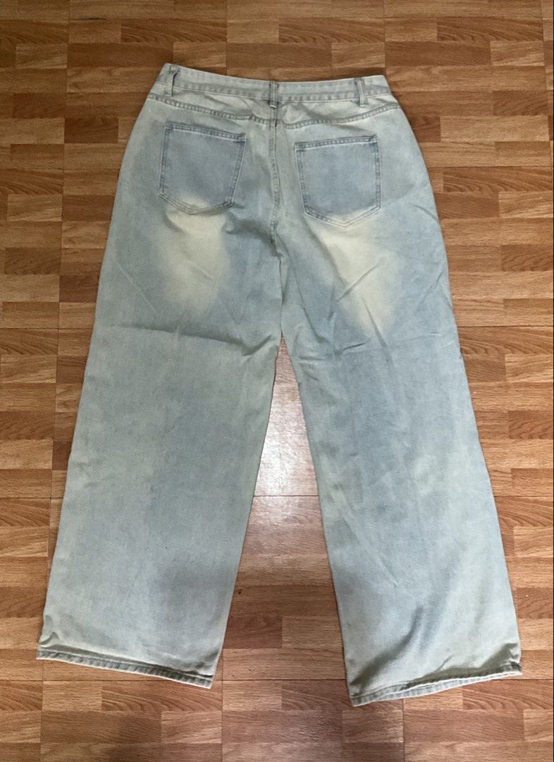 Baggy Pleated Pants (Category: Jeans) located in Cabuyao City. Submitted by chebss (Listing ID 1455417282, Image 3). Description: shein baggy pleated pants Waist - 36 Length- 43 * Never Used * Issue: none * Brand: Uniqlo * Need wash * Thick Fabric Message me if you want more picture! ☺️.