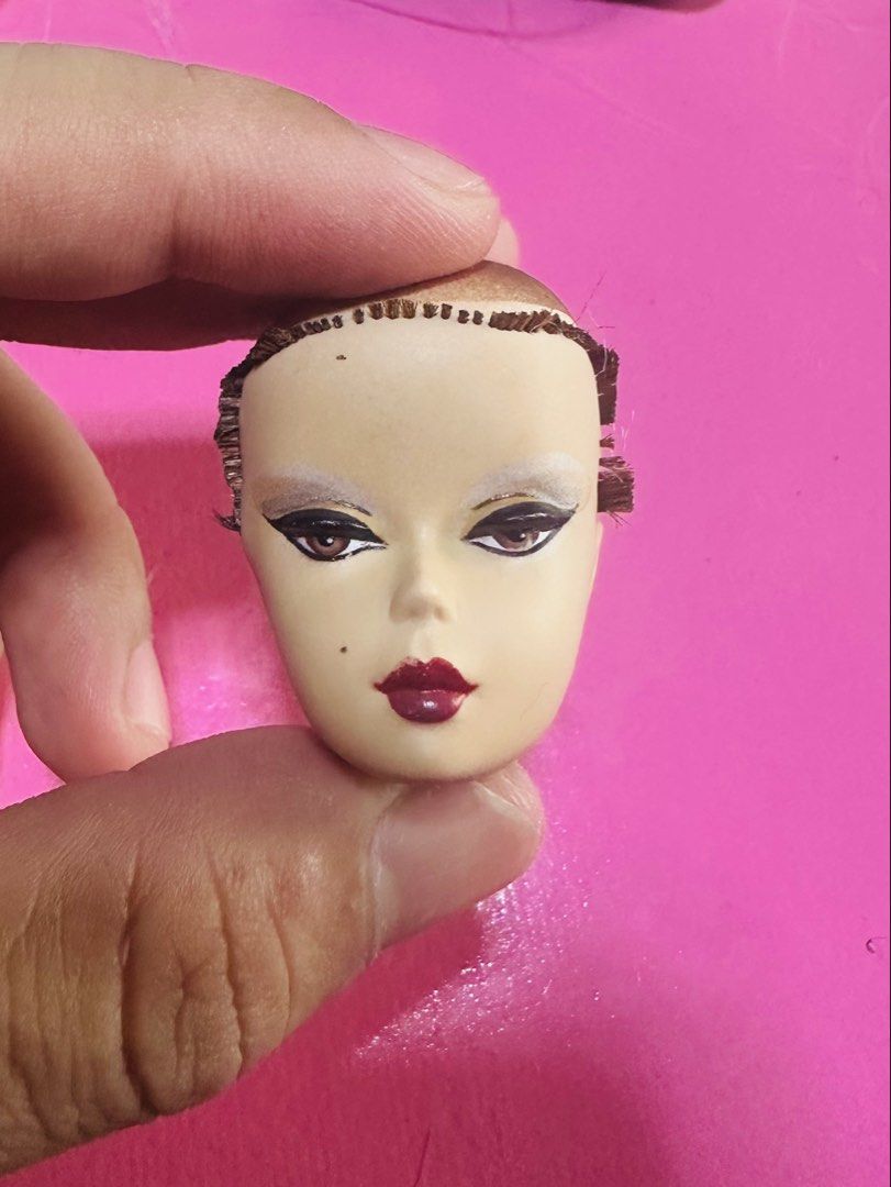 Barbie Silkstone Je Ne Sais (Category: Figurines & Statues) located in Santa Maria. Submitted by houseofluckytoystore (Listing ID 1455419884, Image 3). Description: Barbie Silkstone Je Ne Sais 900 php Pre-Loved toys and signs of usage 900 plus SF opo what you see is what you get po For SURE BUYERS only lang po NO RESERVATION / Wala na din tawad MY LOCATION STA MARIA BULACAN Payment GCASH / Bank transfer (metrobank) - Barbie doll head - Detailed m